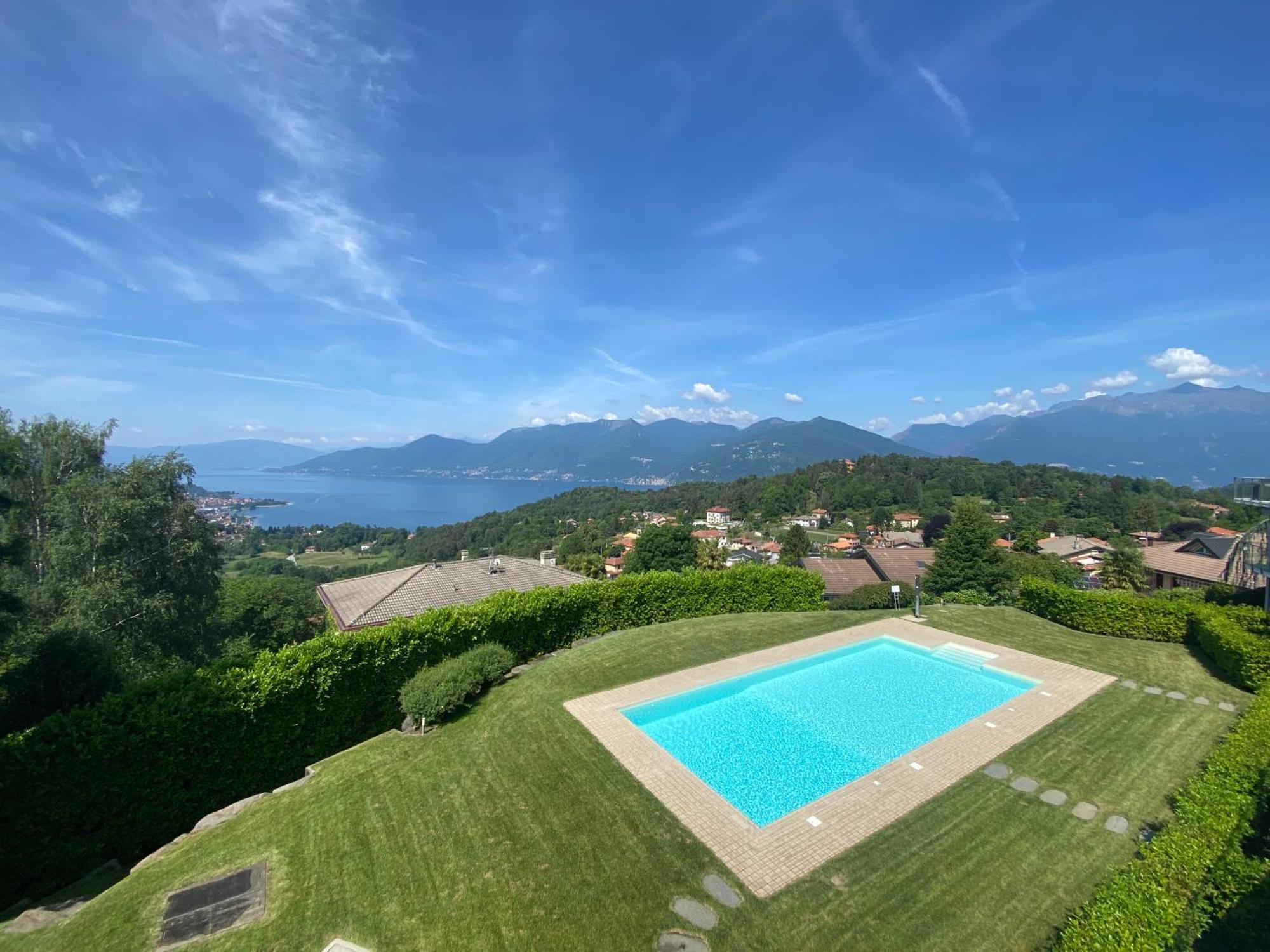 Appartamento Roggiolo Luino Extérieur photo